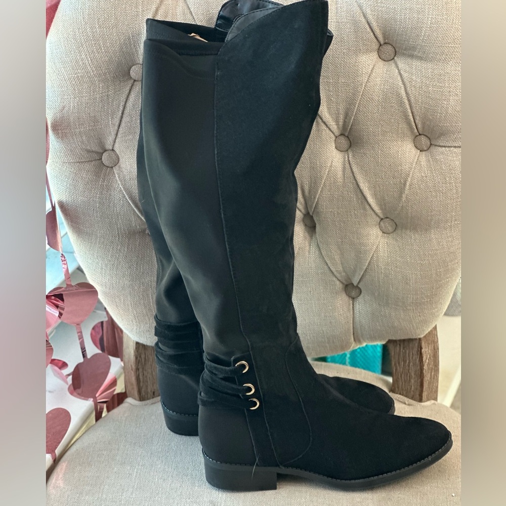 Vince Camuto shin high boots